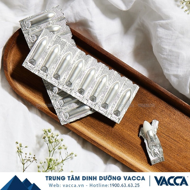 Viên Đặt Dưỡng Ẩm Chuyên Sâu Giảm Khô Hạn Vùng Kín Vagisan FeuchtCreme Cremolum